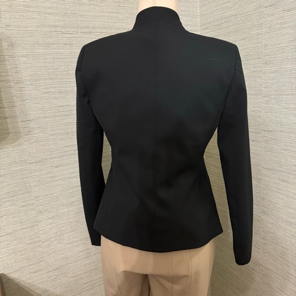 Theory Black Blazer. Sharp Cut! Sz 4 - Picture 5 of 8
